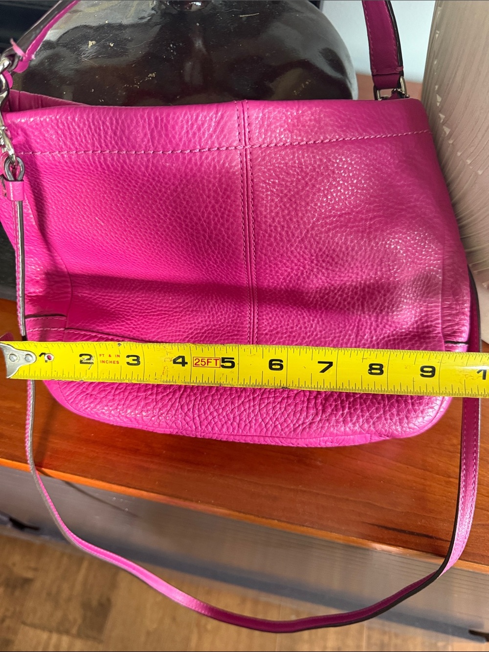 Gorgeous Coach Pebbled Leather Shoulder Bag in Fuchsia Pink-excellent condition - Picture 6 of 7